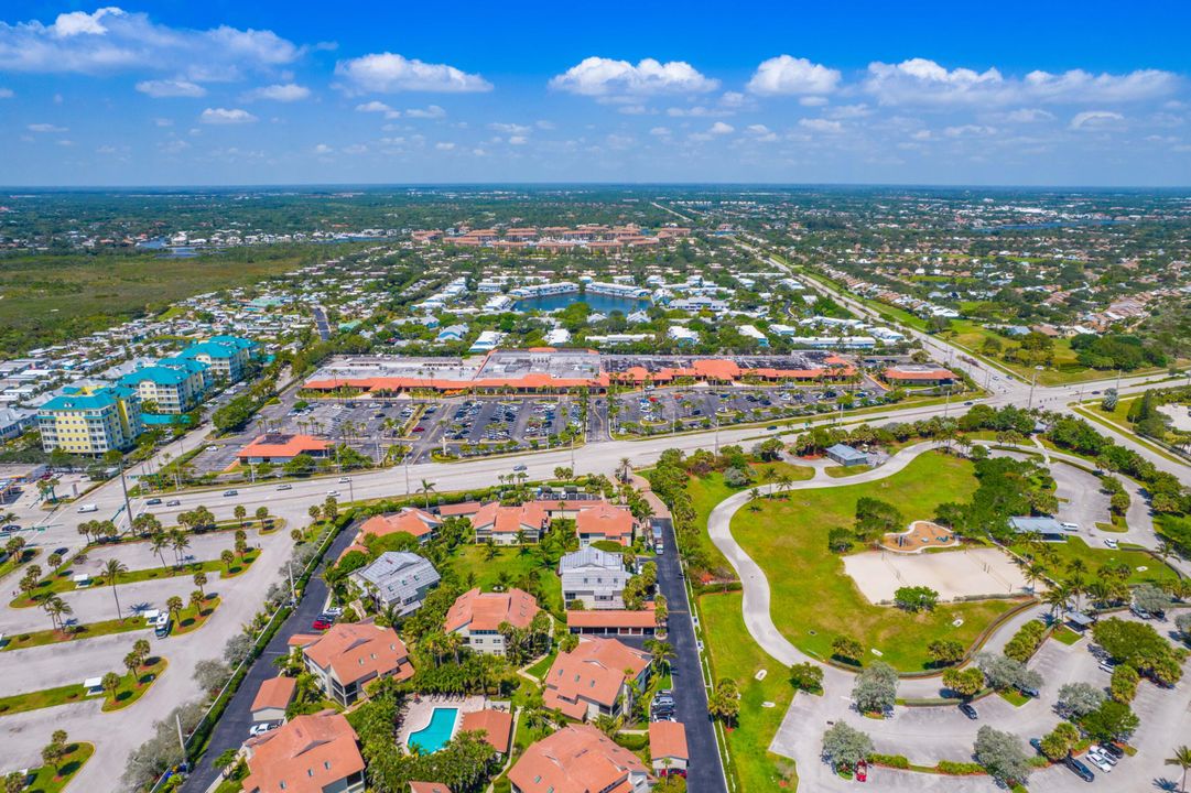 For Sale: $1,550,000 (4 beds, 3 baths, 2370 Square Feet)