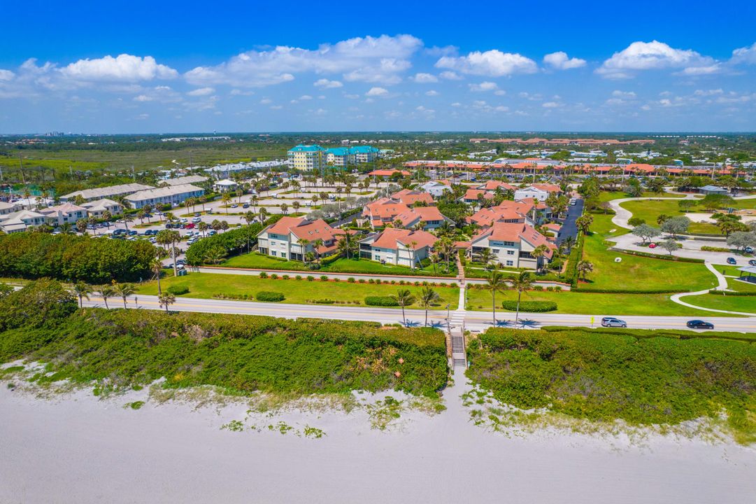 For Sale: $1,550,000 (4 beds, 3 baths, 2370 Square Feet)