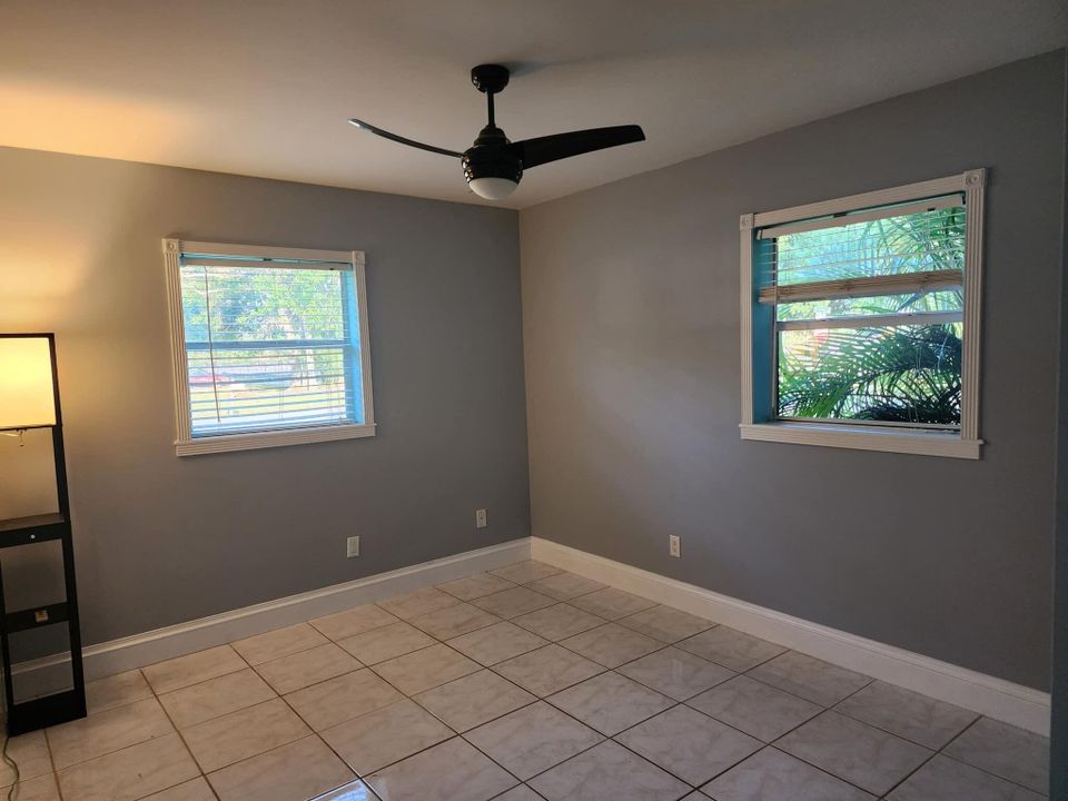 For Sale: $295,000 (3 beds, 1 baths, 1040 Square Feet)