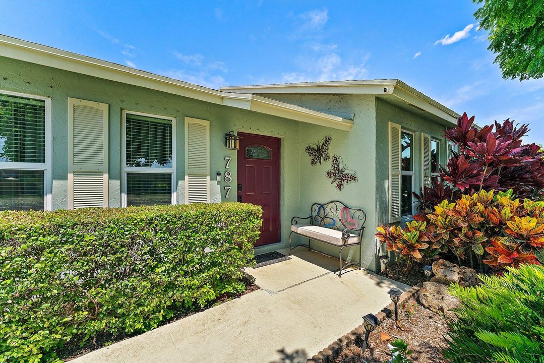 Active With Contract: $495,000 (3 beds, 2 baths, 1264 Square Feet)