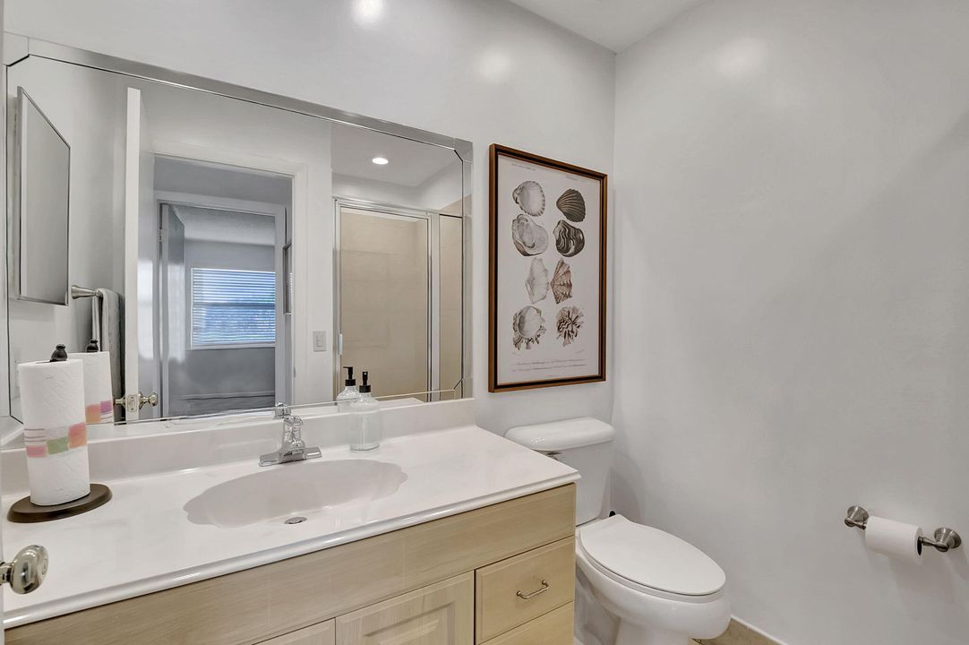 Active With Contract: $149,000 (2 beds, 2 baths, 907 Square Feet)