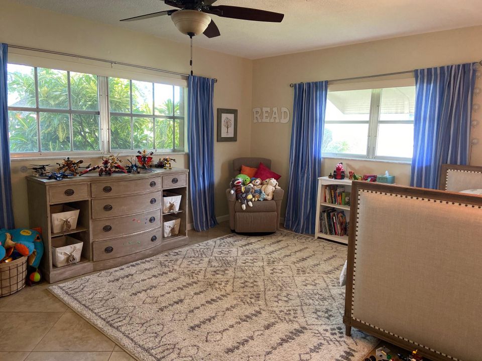 Active With Contract: $3,500 (2 beds, 2 baths, 1688 Square Feet)