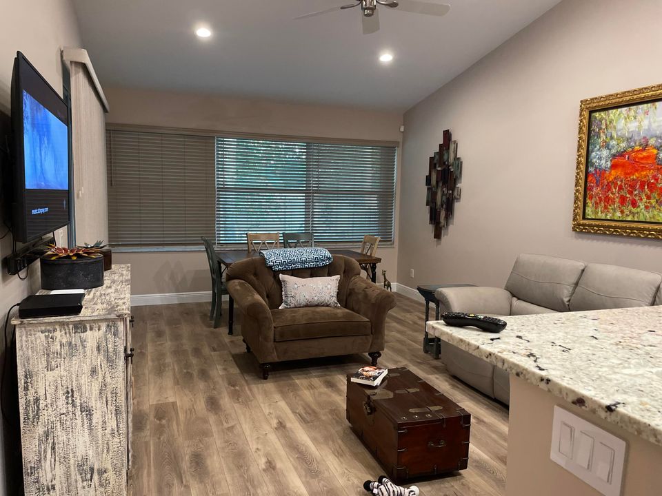 Active With Contract: $439,000 (2 beds, 2 baths, 1379 Square Feet)