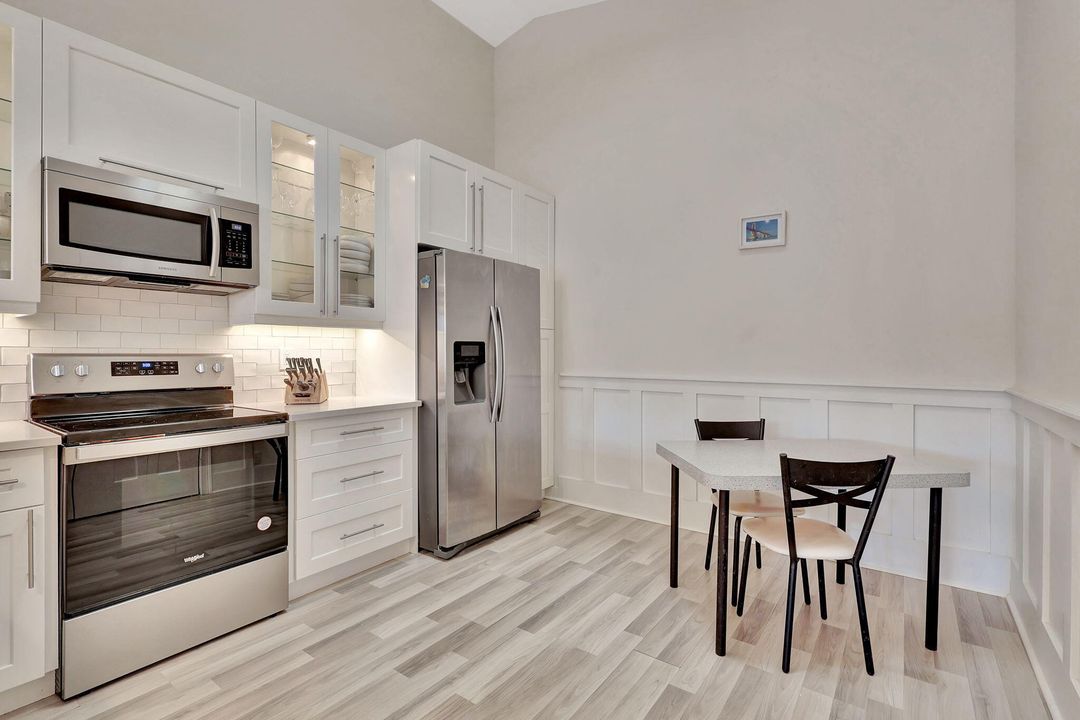 For Sale: $359,000 (2 beds, 2 baths, 1640 Square Feet)