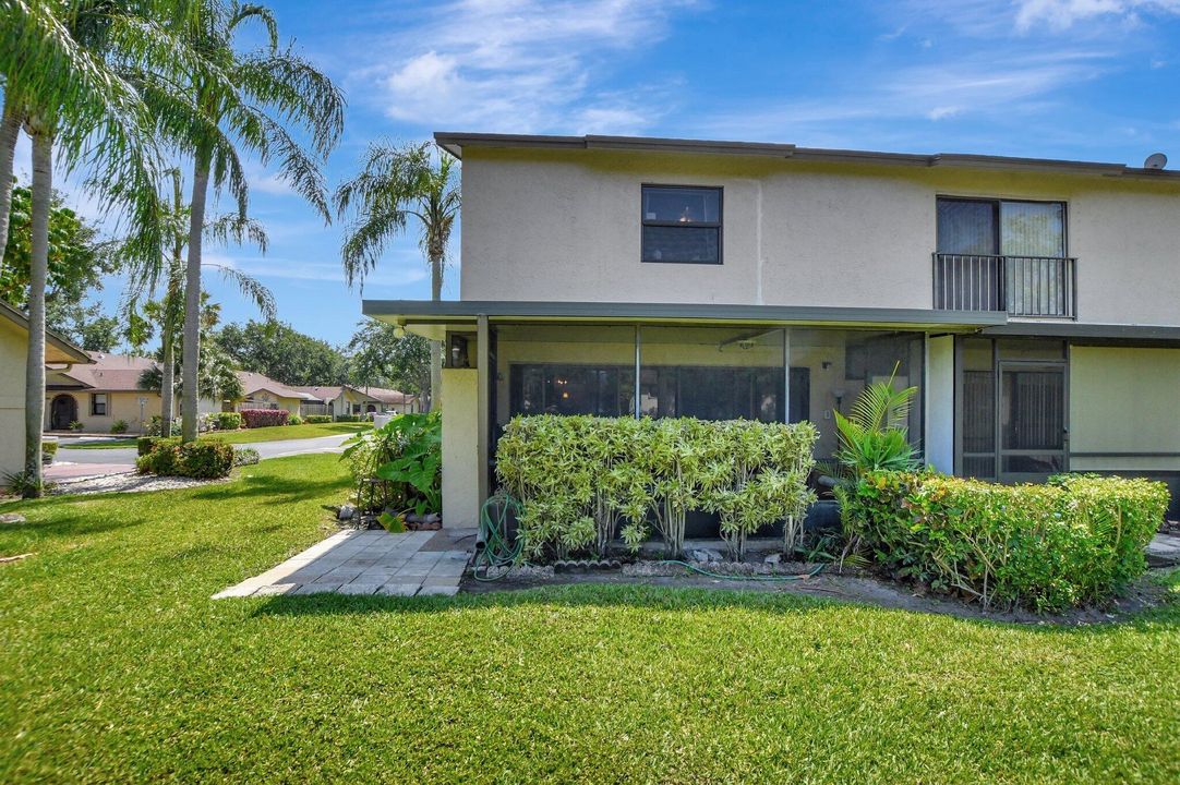 For Sale: $499,900 (3 beds, 2 baths, 1412 Square Feet)