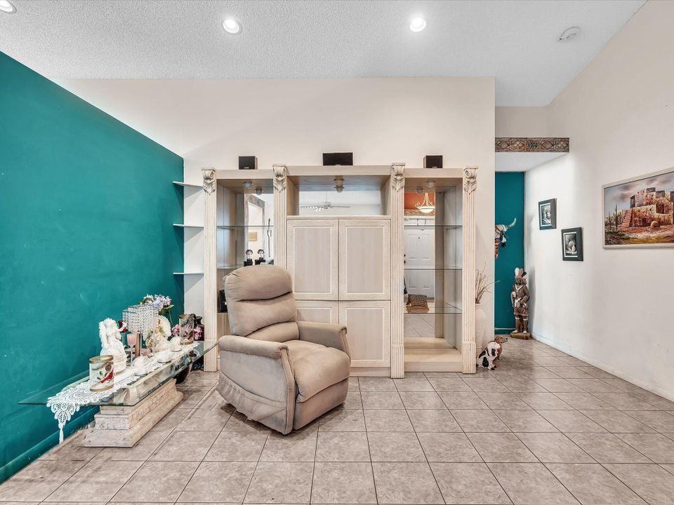 Active With Contract: $475,000 (3 beds, 2 baths, 1410 Square Feet)