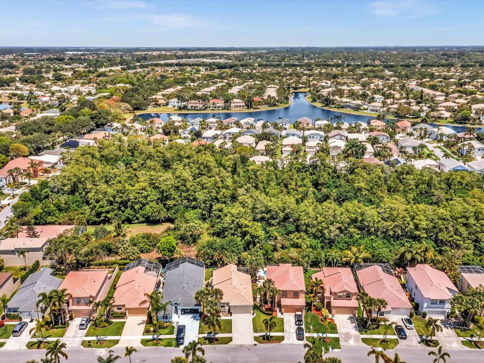 Active With Contract: $475,000 (3 beds, 2 baths, 1410 Square Feet)