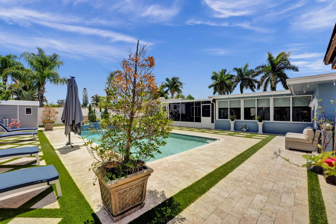 Active With Contract: $599,000 (3 beds, 3 baths, 1546 Square Feet)