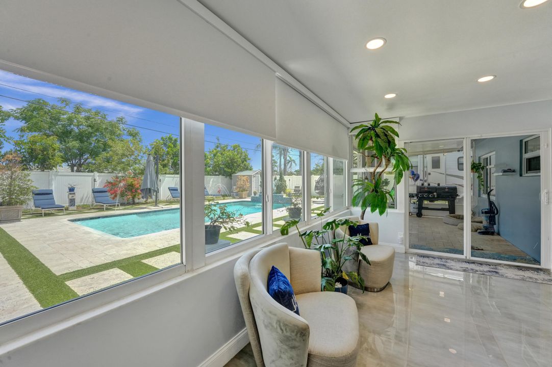 Active With Contract: $599,000 (3 beds, 3 baths, 1546 Square Feet)