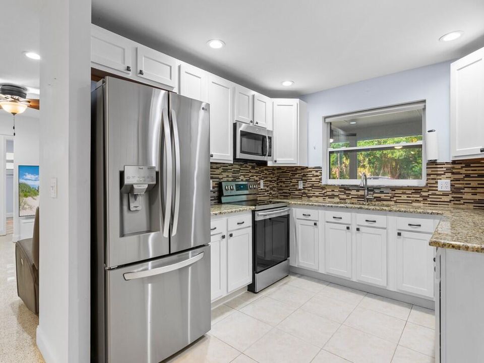 For Sale: $389,000 (2 beds, 2 baths, 1512 Square Feet)