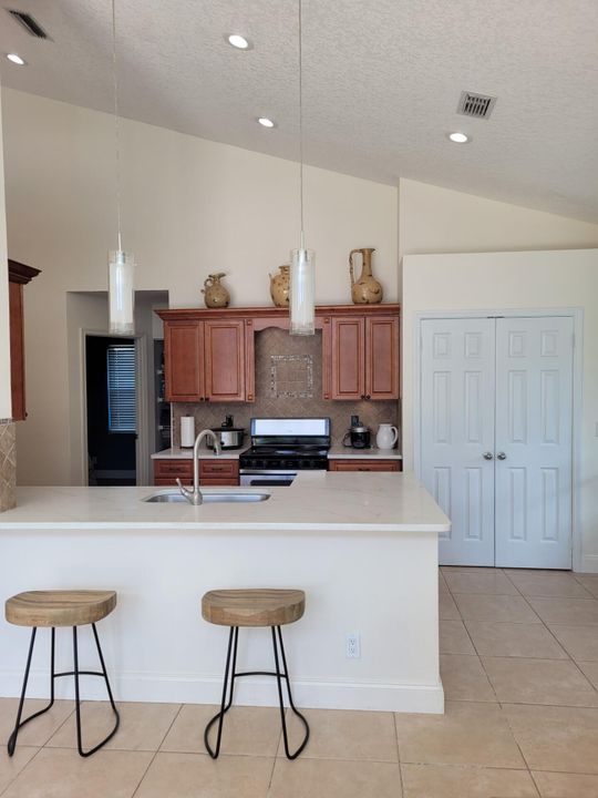 For Rent: $4,650 (4 beds, 3 baths, 2212 Square Feet)