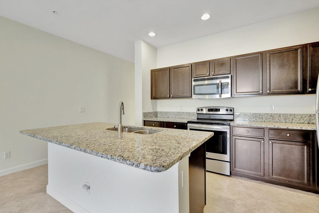 For Sale: $350,000 (3 beds, 2 baths, 1614 Square Feet)