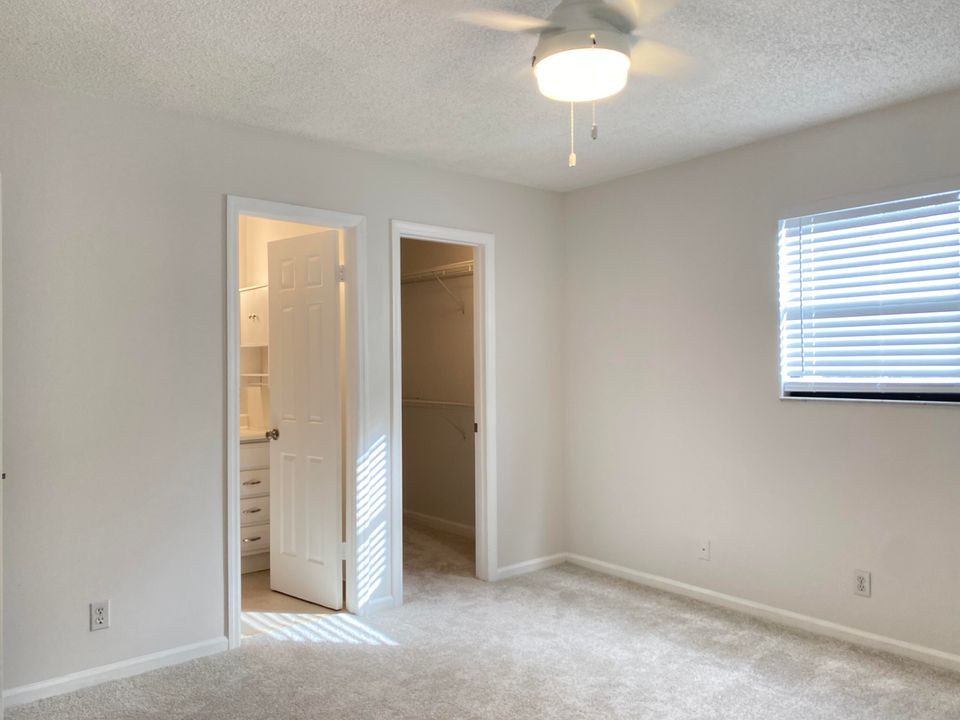 Active With Contract: $2,750 (2 beds, 2 baths, 1237 Square Feet)