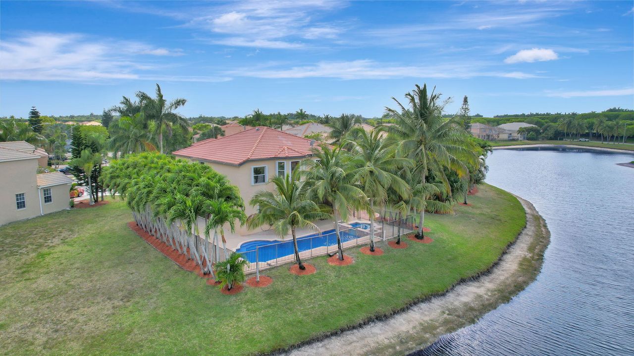 Active With Contract: $999,999 (5 beds, 2 baths, 3662 Square Feet)