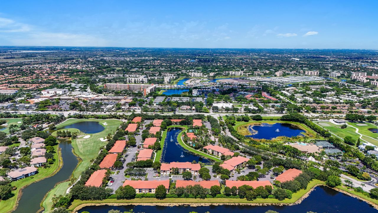 Active With Contract: $303,000 (2 beds, 2 baths, 1149 Square Feet)