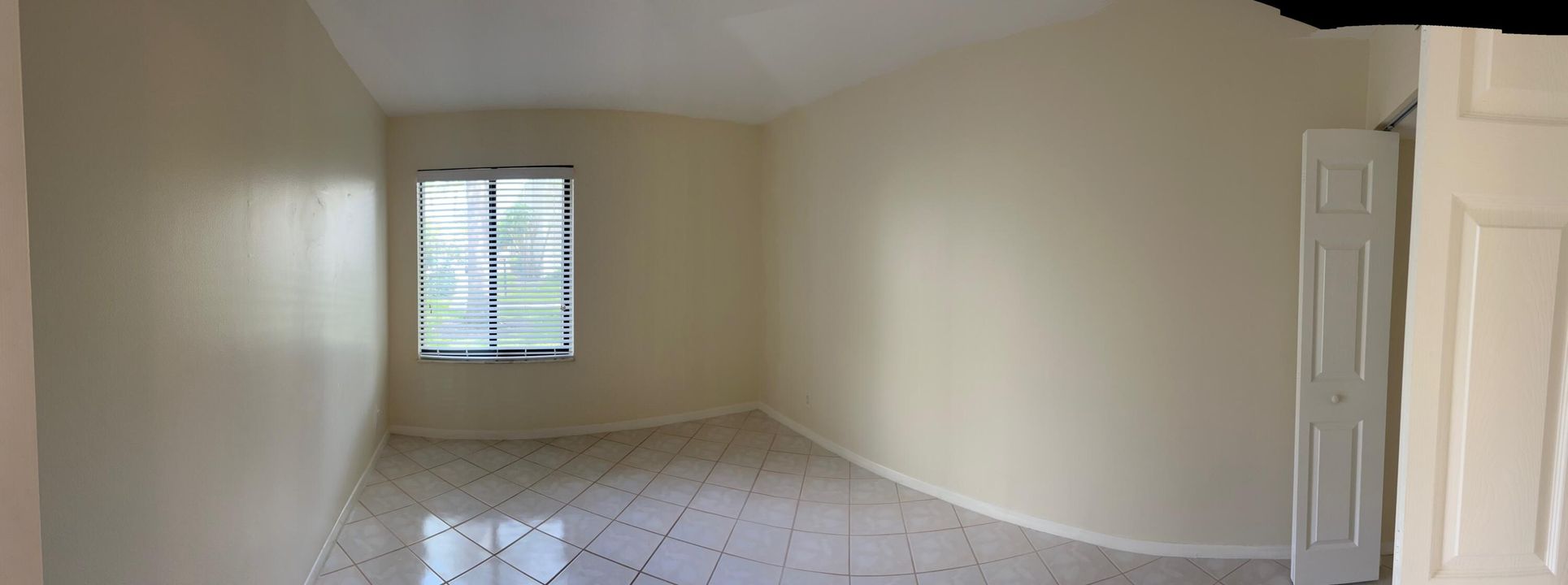 For Sale: $285,000 (2 beds, 2 baths, 1100 Square Feet)