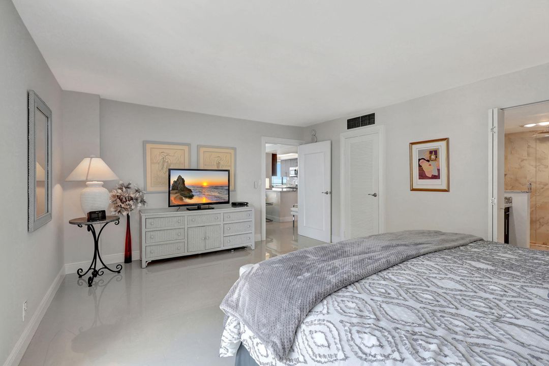 Active With Contract: $5,700 (2 beds, 2 baths, 1424 Square Feet)