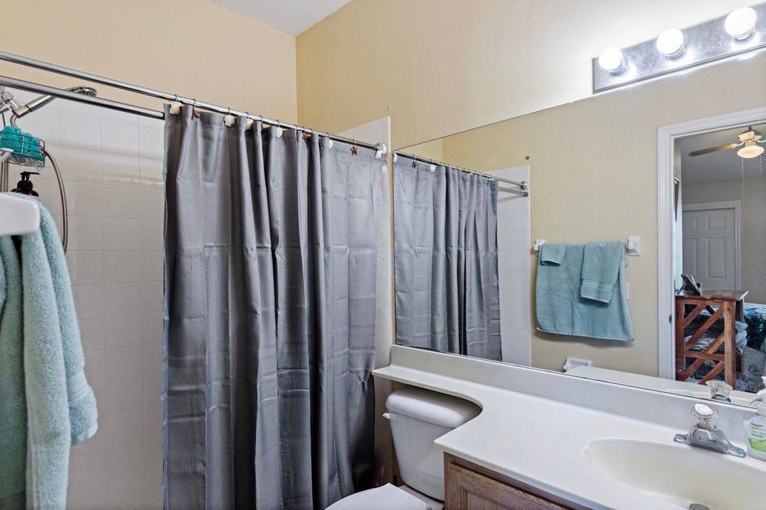 For Sale: $228,000 (2 beds, 2 baths, 1029 Square Feet)