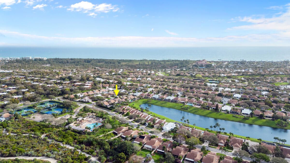 For Sale: $1,400,000 (3 beds, 2 baths, 1889 Square Feet)