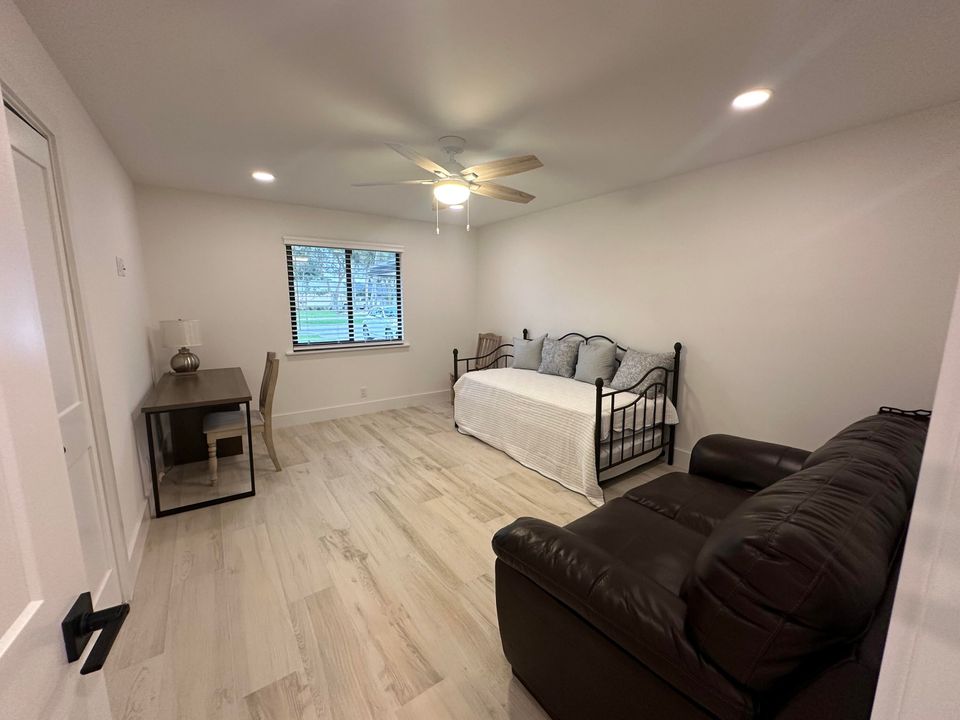 For Rent: $7,500 (3 beds, 2 baths, 2132 Square Feet)