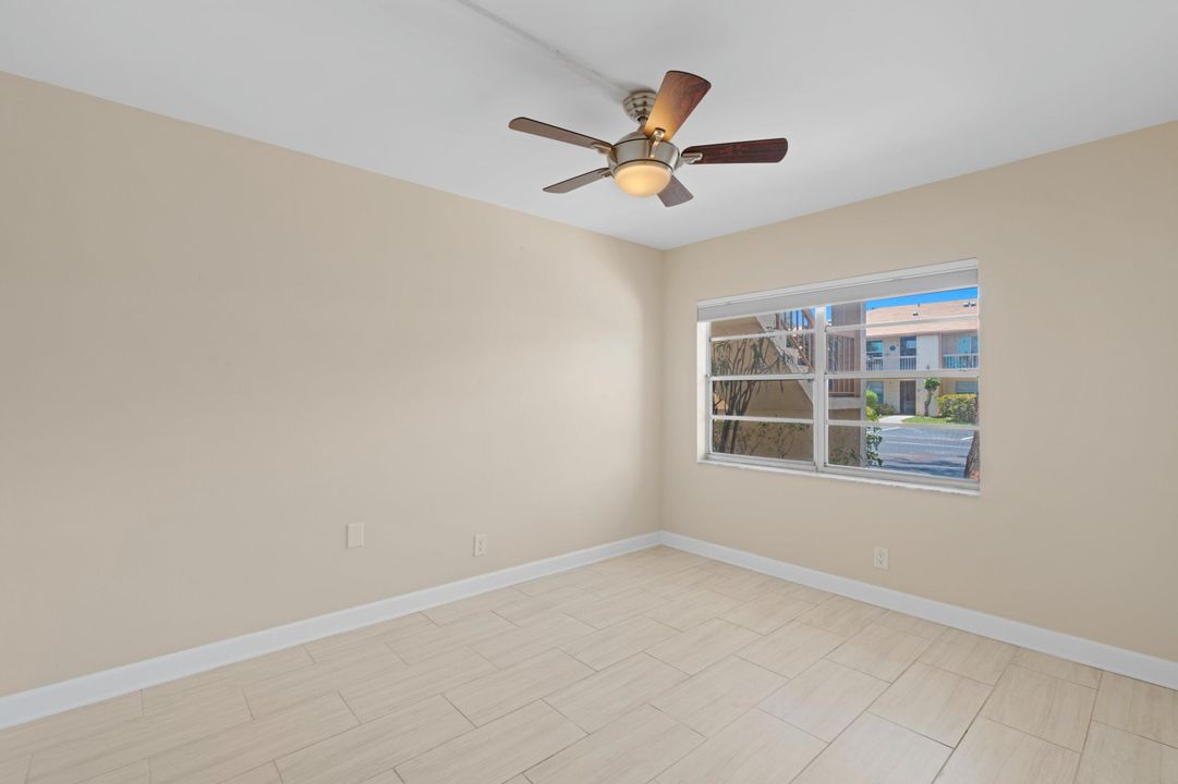 Active With Contract: $2,200 (2 beds, 2 baths, 1196 Square Feet)
