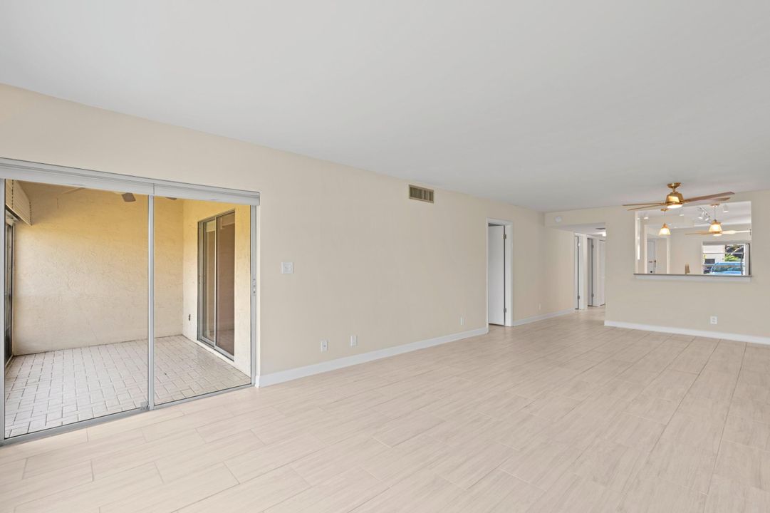 Active With Contract: $2,200 (2 beds, 2 baths, 1196 Square Feet)