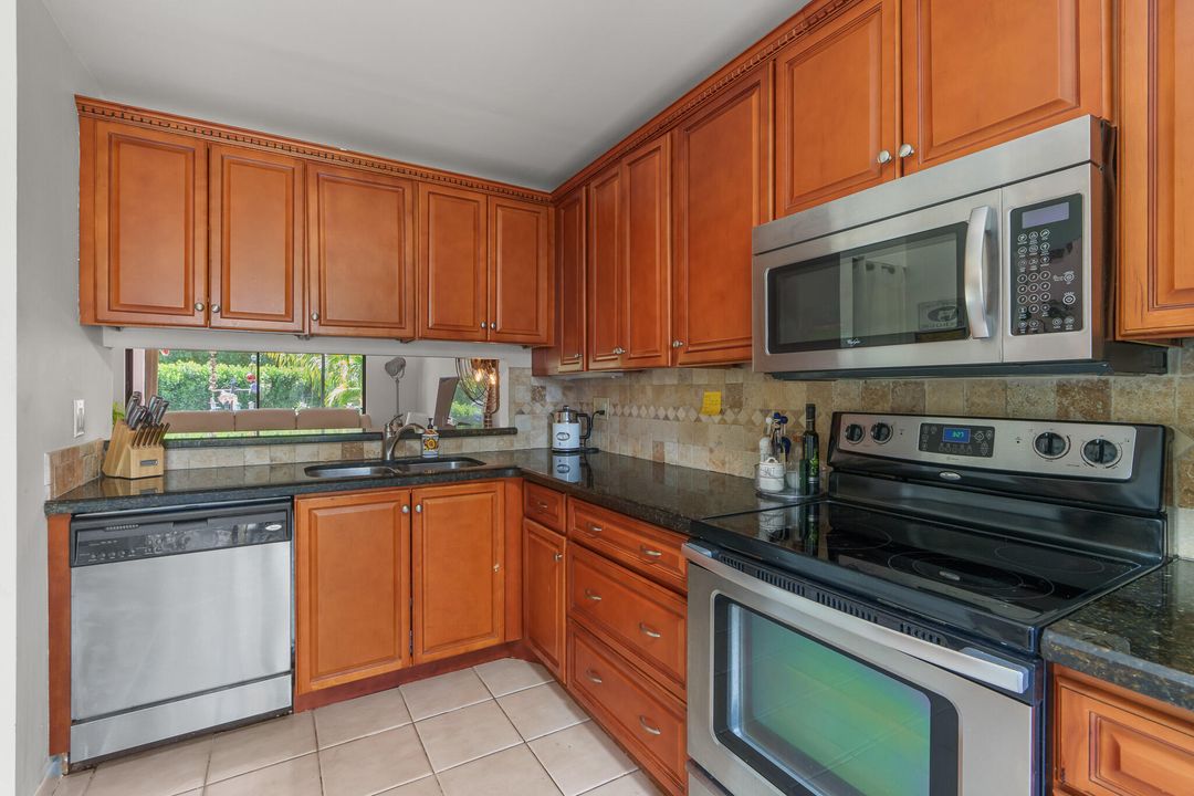 For Sale: $614,000 (2 beds, 2 baths, 1406 Square Feet)