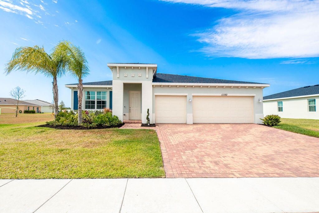 For Sale: $474,900 (4 beds, 2 baths, 2240 Square Feet)
