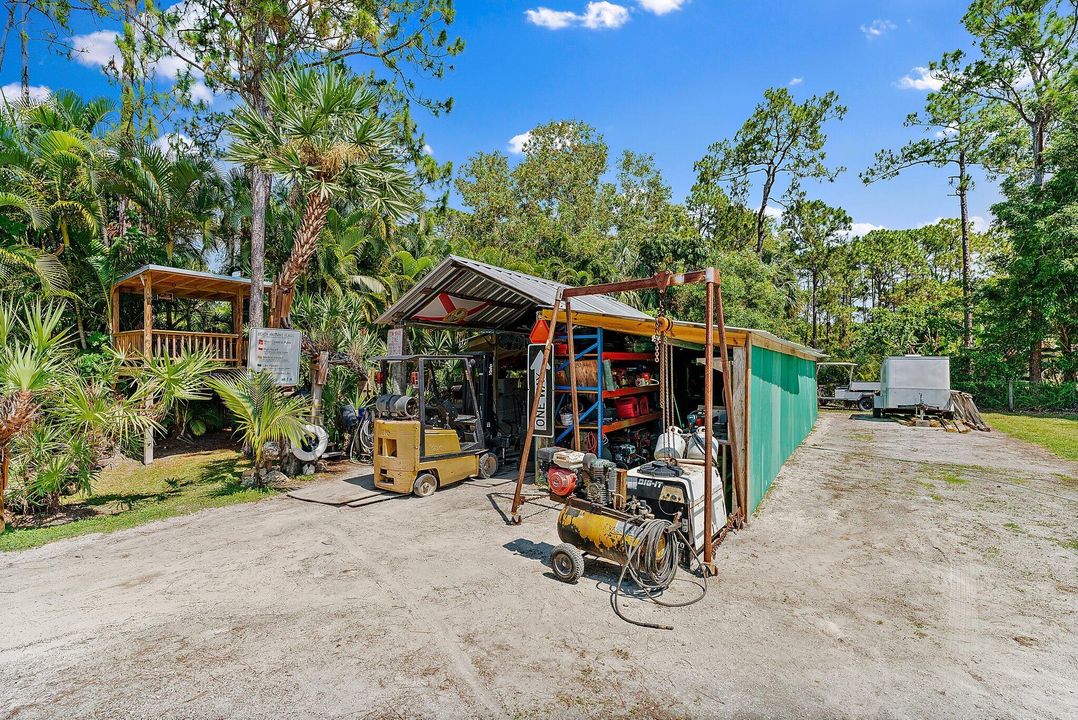 For Sale: $749,000 (3 beds, 2 baths, 1596 Square Feet)