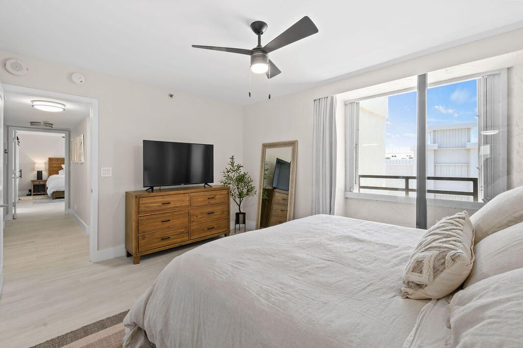 Active With Contract: $4,500 (2 beds, 2 baths, 1340 Square Feet)