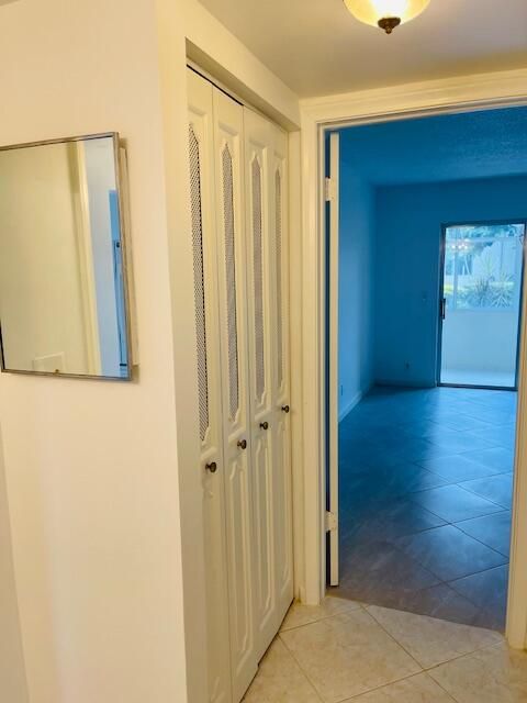 Active With Contract: $1,500 (1 beds, 1 baths, 738 Square Feet)