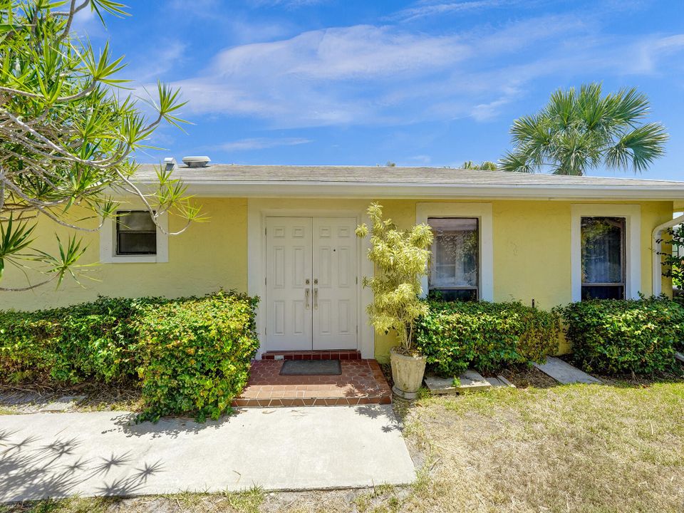 Active With Contract: $370,000 (3 beds, 2 baths, 1806 Square Feet)