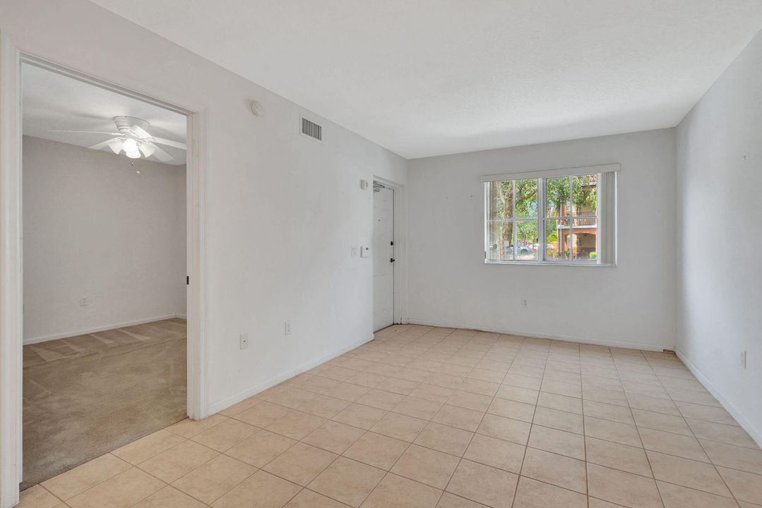 Active With Contract: $200,000 (2 beds, 2 baths, 883 Square Feet)