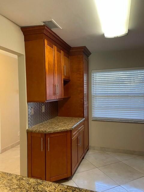 For Sale: $299,900 (2 beds, 2 baths, 1266 Square Feet)