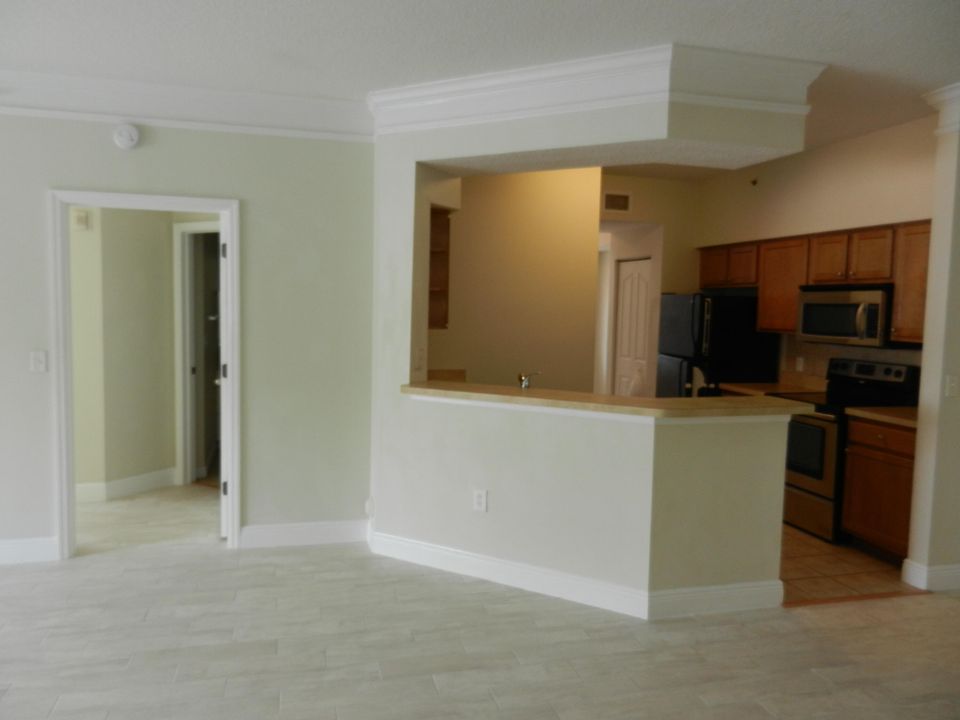 For Sale: $309,900 (2 beds, 2 baths, 1258 Square Feet)