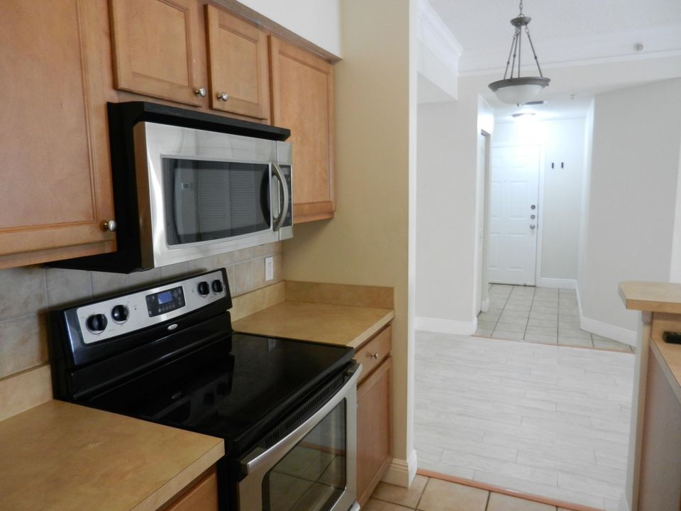 For Sale: $309,900 (2 beds, 2 baths, 1258 Square Feet)