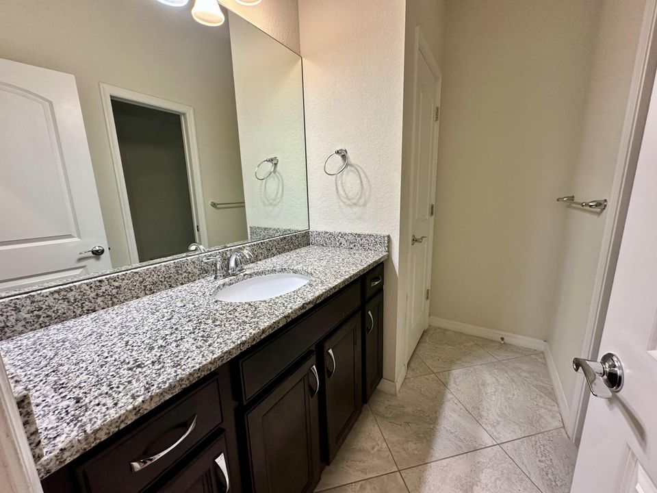 Active With Contract: $3,650 (3 beds, 2 baths, 1908 Square Feet)