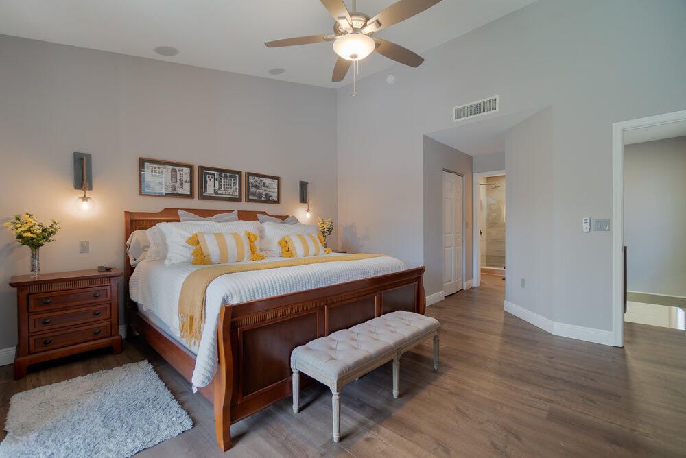 Active With Contract: $2,700 (2 beds, 2 baths, 1427 Square Feet)