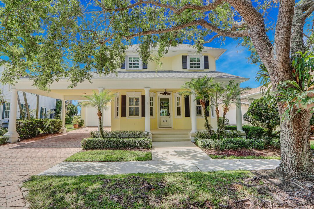Recently Sold: $1,399,000 (4 beds, 3 baths, 2597 Square Feet)