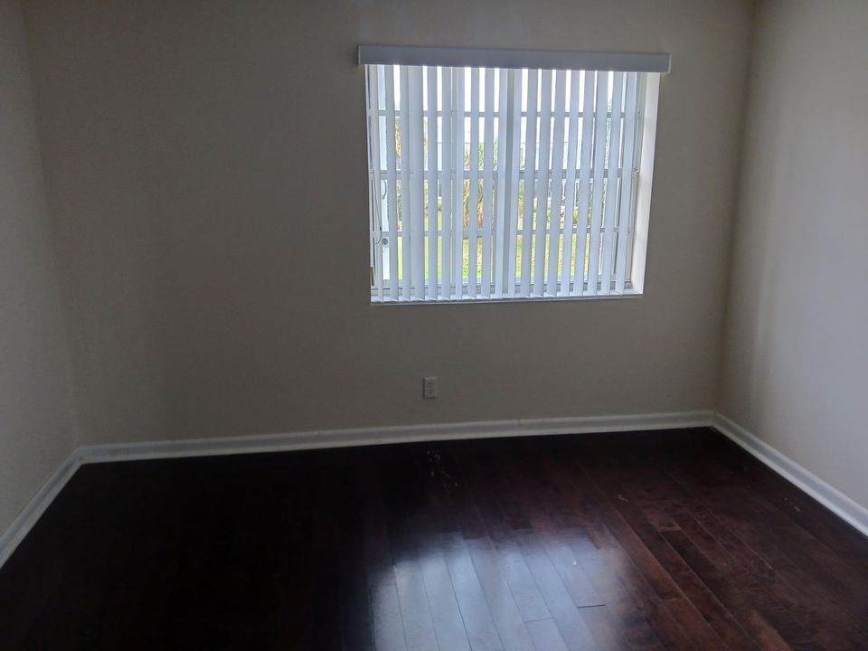 For Rent: $3,000 (3 beds, 2 baths, 1880 Square Feet)