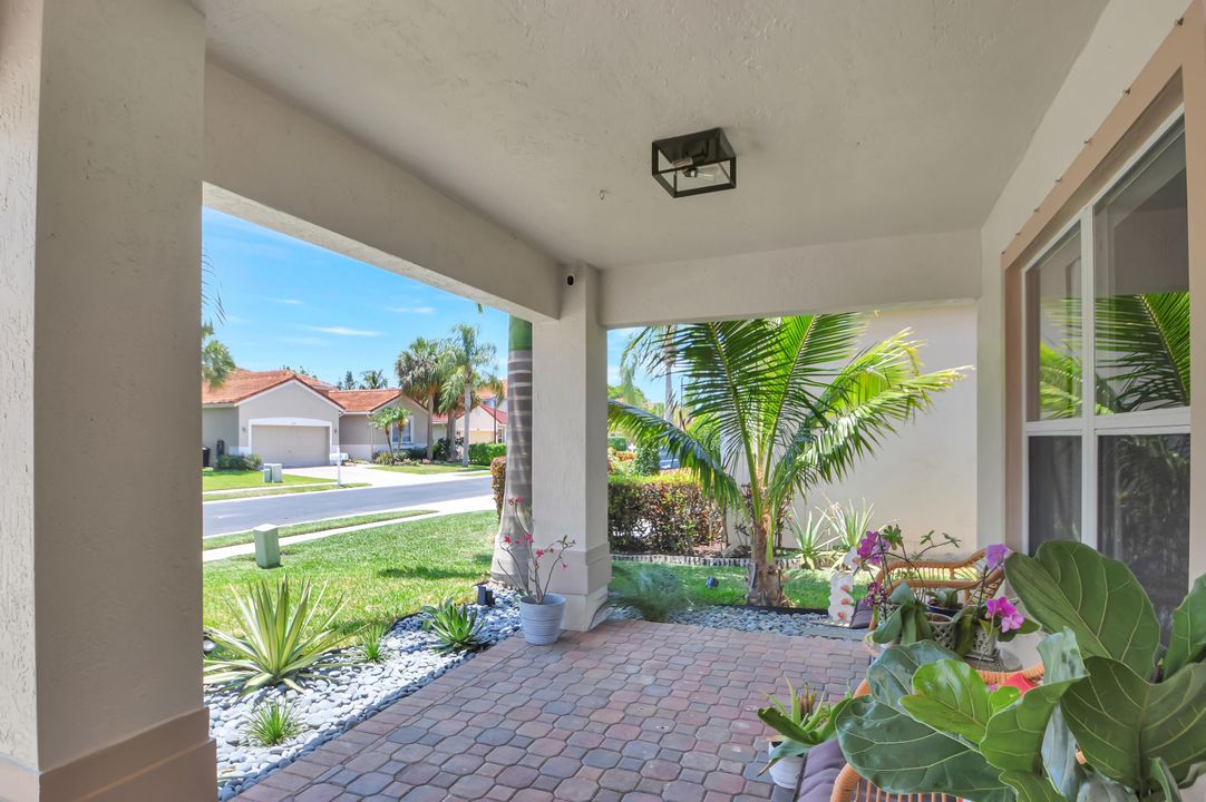 Active With Contract: $675,000 (4 beds, 2 baths, 2755 Square Feet)