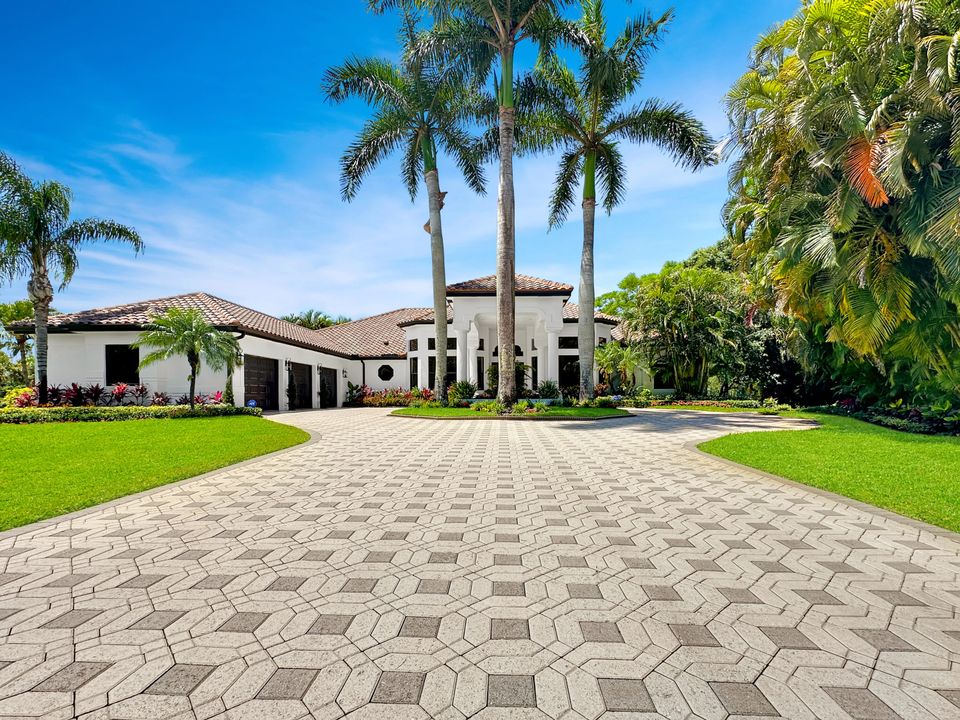 For Sale: $2,485,000 (5 beds, 4 baths, 3854 Square Feet)