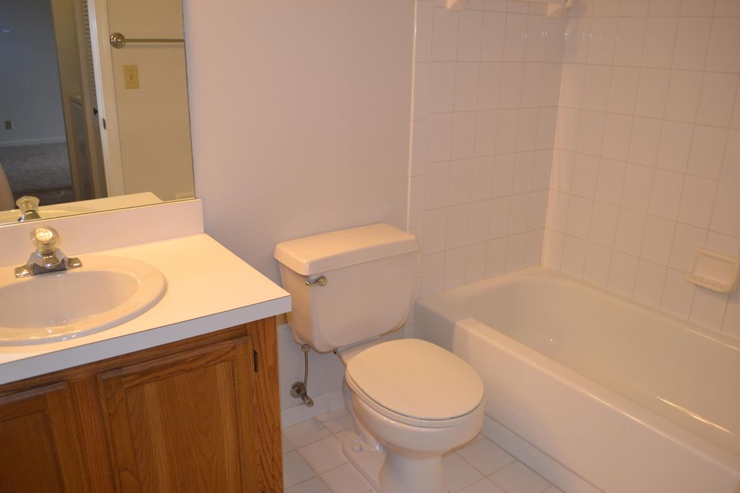 For Rent: $2,350 (2 beds, 2 baths, 935 Square Feet)