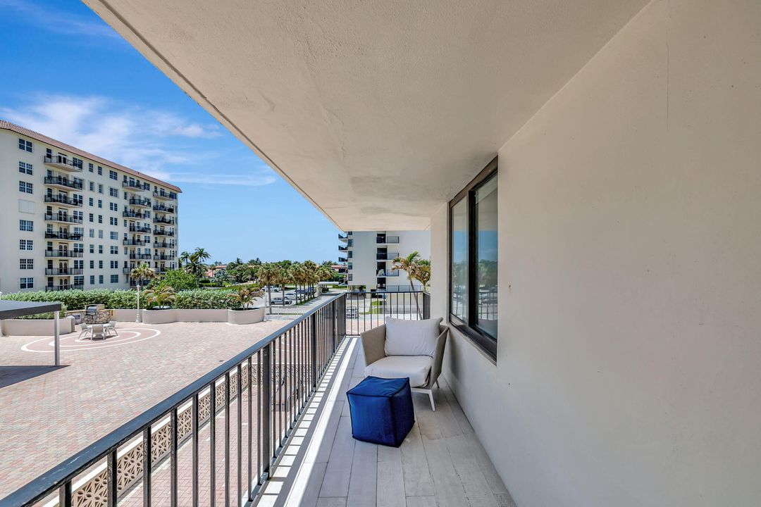 For Sale: $1,150,000 (2 beds, 2 baths, 1448 Square Feet)