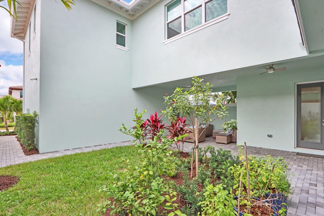 Active With Contract: $10,500 (5 beds, 3 baths, 3996 Square Feet)