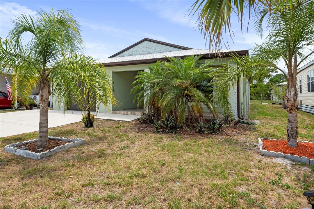 For Sale: $220,000 (2 beds, 2 baths, 1463 Square Feet)