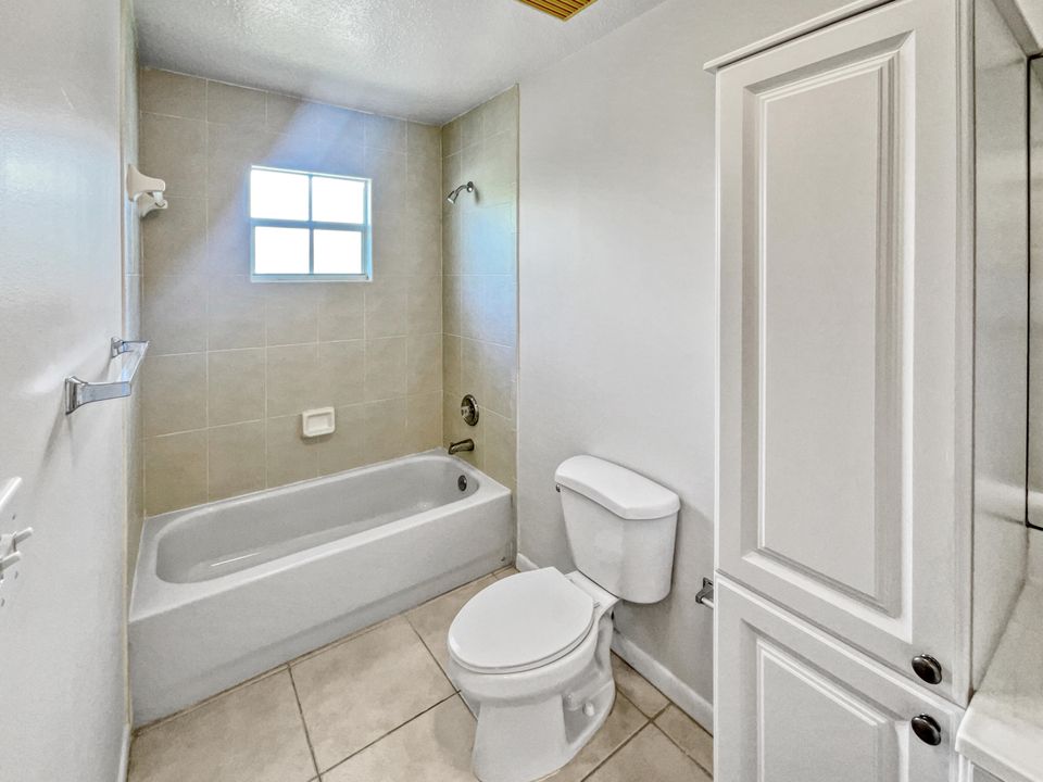 For Sale: $375,000 (3 beds, 2 baths, 1465 Square Feet)