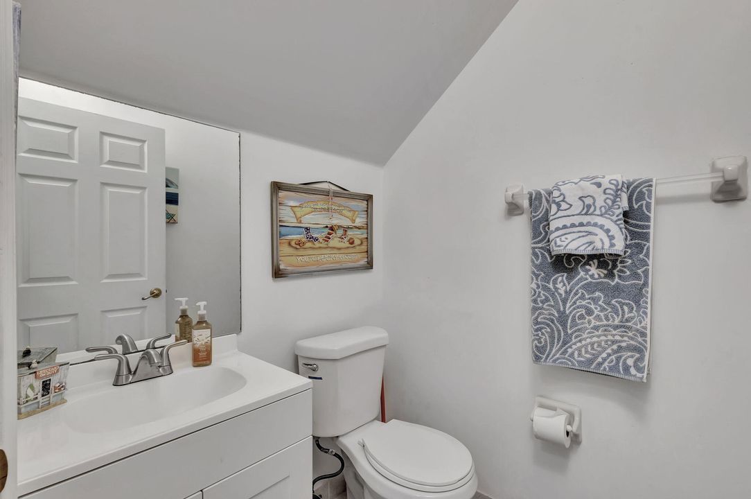 For Sale: $464,000 (3 beds, 2 baths, 1290 Square Feet)