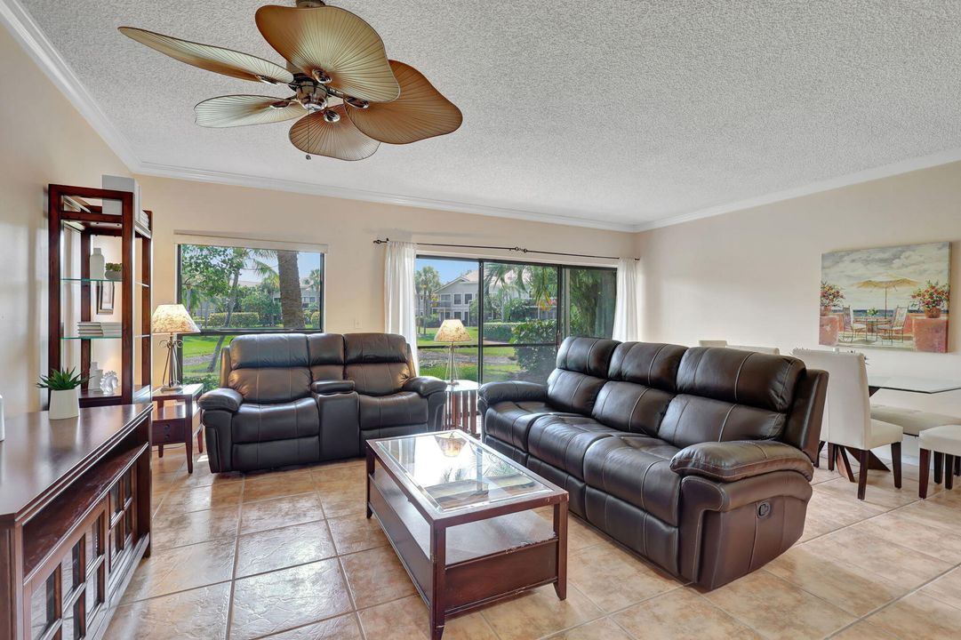 For Sale: $515,000 (2 beds, 2 baths, 1400 Square Feet)