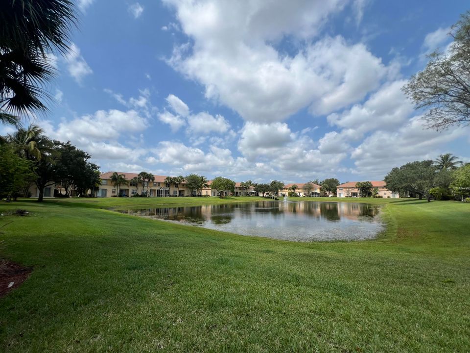 Active With Contract: $2,500 (2 beds, 2 baths, 1448 Square Feet)